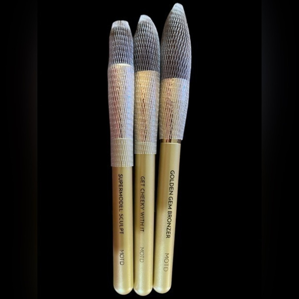 🆕 MOTD Cosemetics Gold Goddess Face Makeup Brush Set